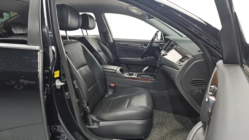 Hyundai Equus