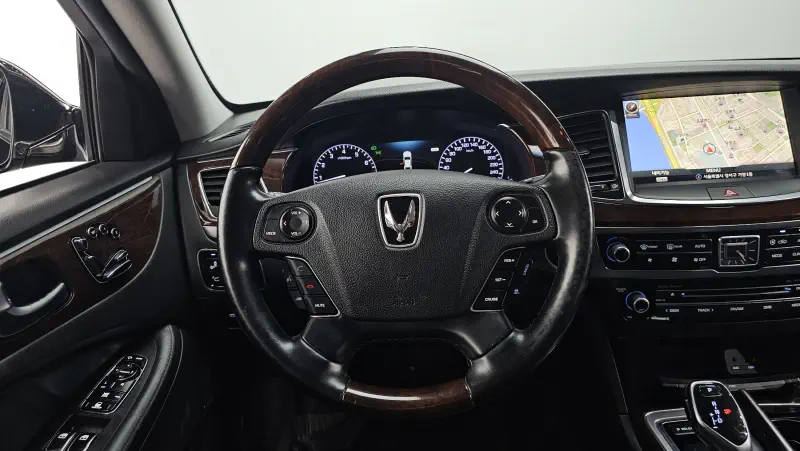 Hyundai Equus