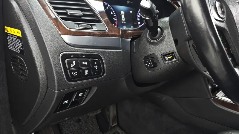 Hyundai Equus
