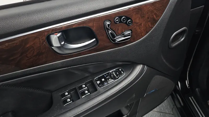 Hyundai Equus