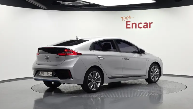 Hyundai Ioniq