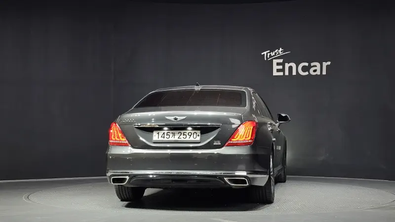 Genesis EQ900