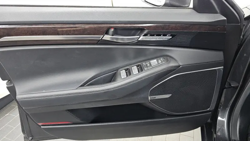 Genesis EQ900