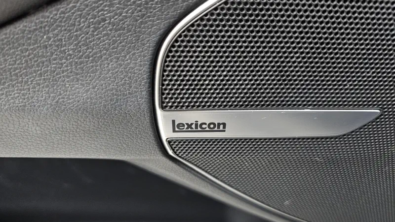 Genesis EQ900