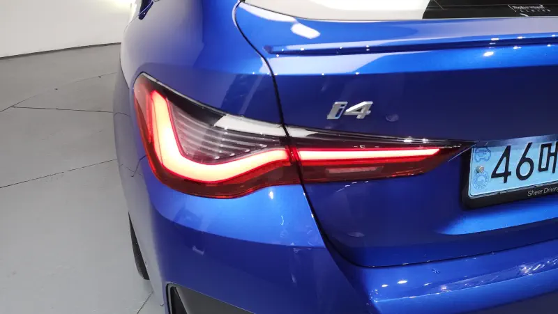 BMW i4