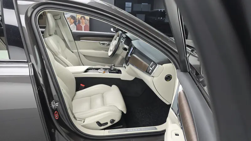 Volvo V90