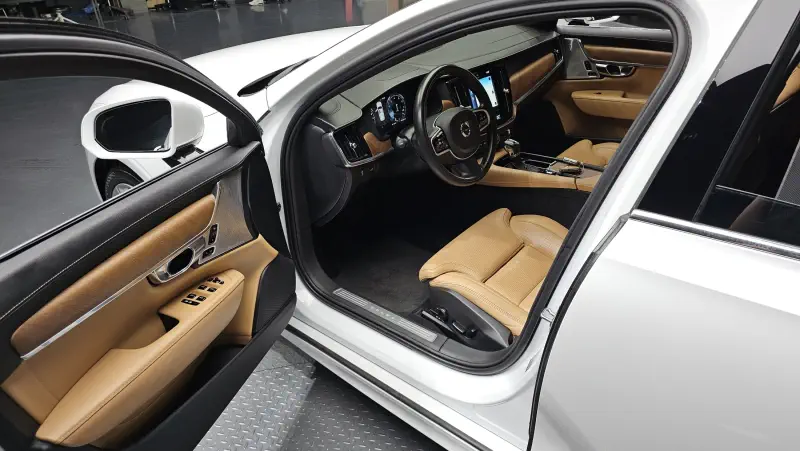 Volvo S90