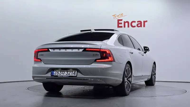 Volvo S90