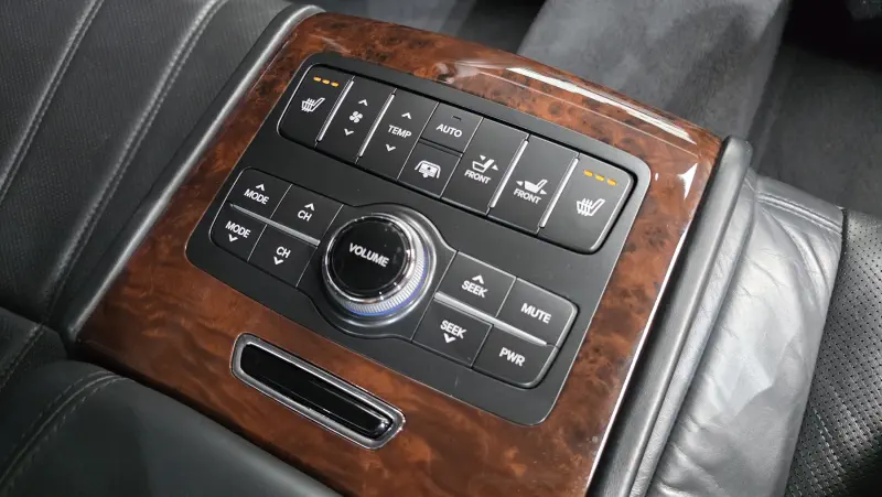 Hyundai Equus