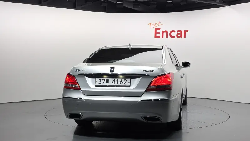 Hyundai Equus