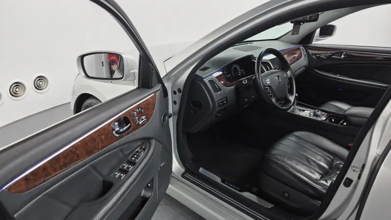 Hyundai Equus