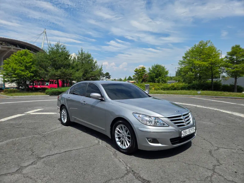 Hyundai Genesis