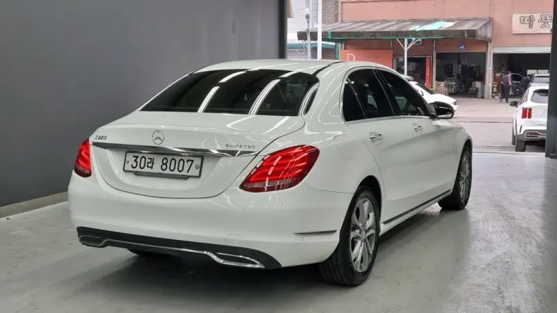 Mercedes-Benz C-Class