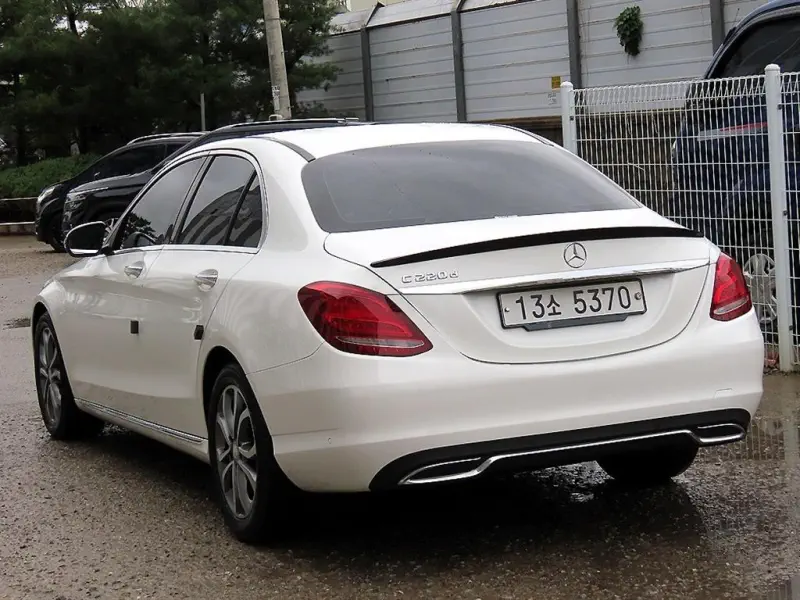 Mercedes-Benz C-Class
