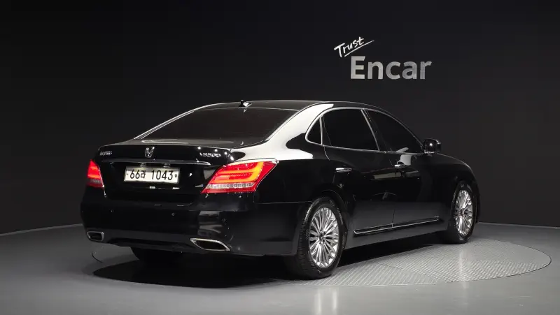 Hyundai Equus