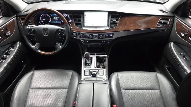 Hyundai Equus