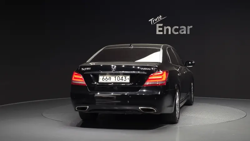 Hyundai Equus