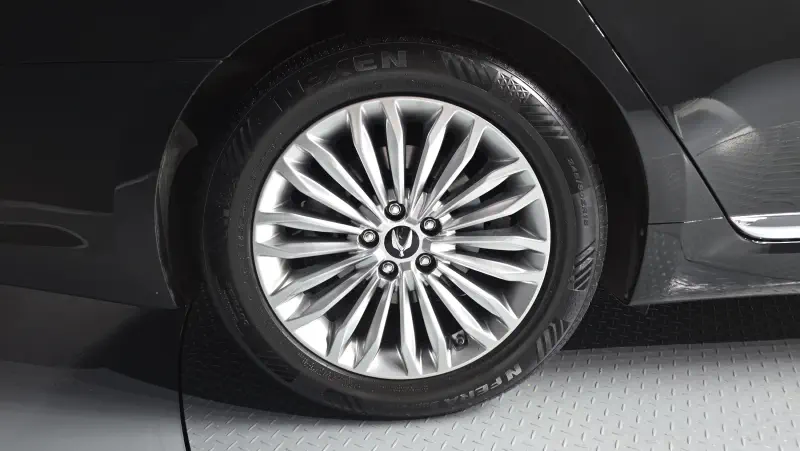 Hyundai Equus