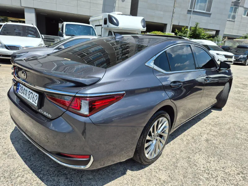 Lexus ES300h