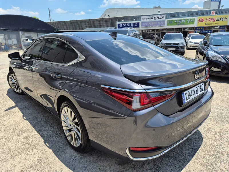 Lexus ES300h