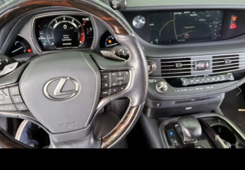 Lexus LS