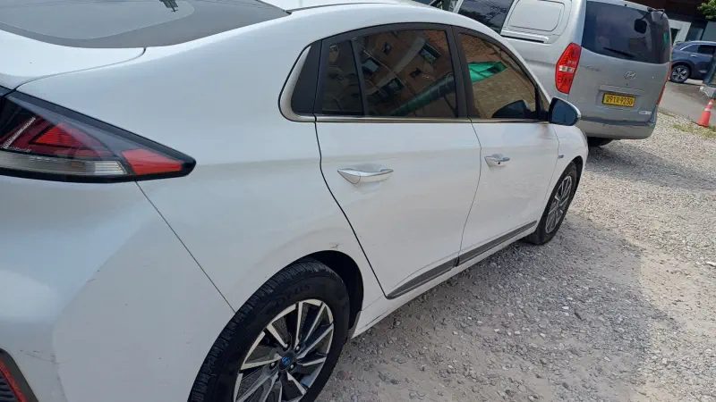 Hyundai Ioniq