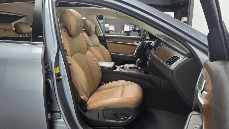 Hyundai Genesis