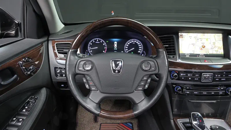 Hyundai Equus
