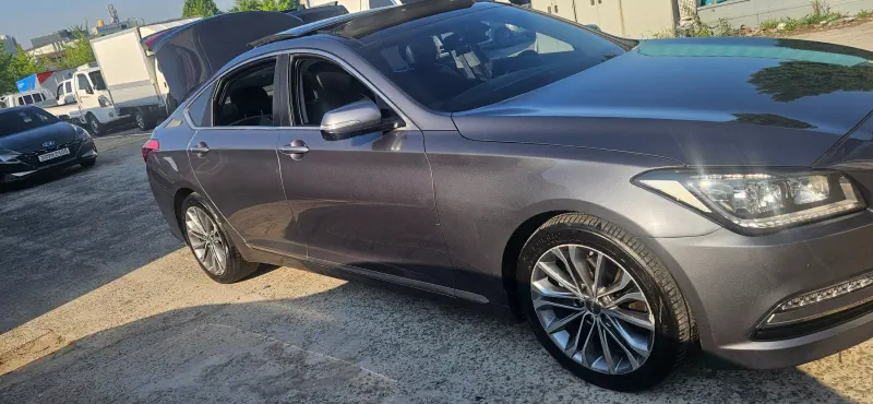 Hyundai Genesis