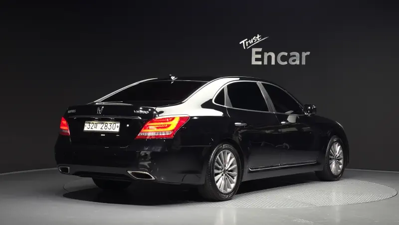 Hyundai Equus