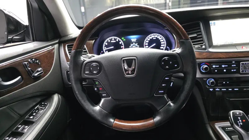 Hyundai Equus