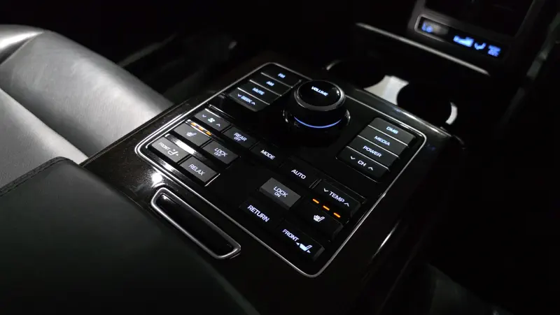 Hyundai Equus