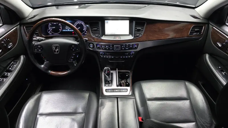 Hyundai Equus