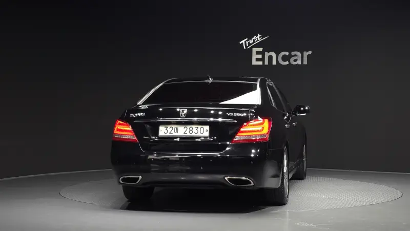 Hyundai Equus