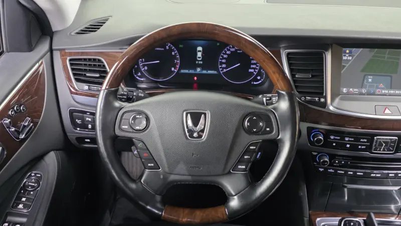Hyundai Equus