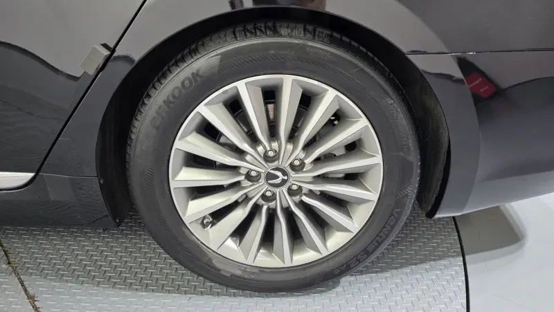 Hyundai Equus