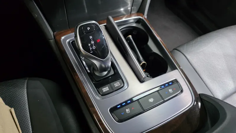 Hyundai Equus
