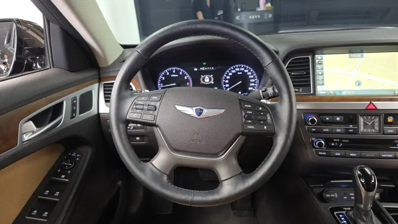Hyundai Genesis