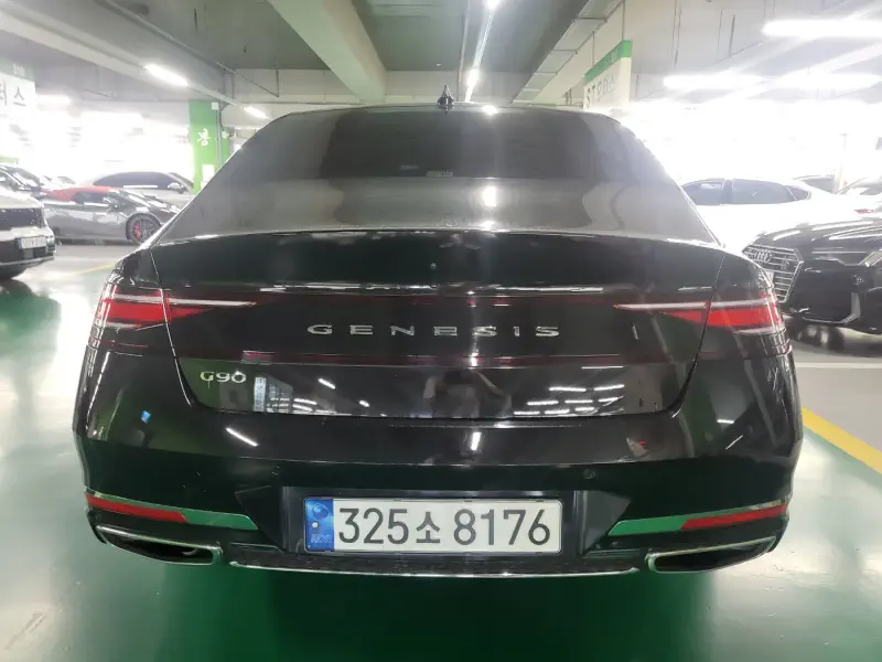 Genesis G90