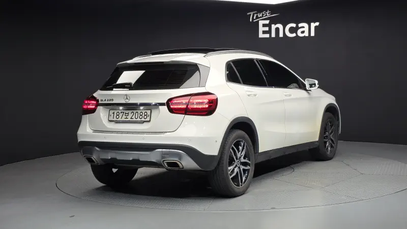 Mercedes-Benz GLA-Class