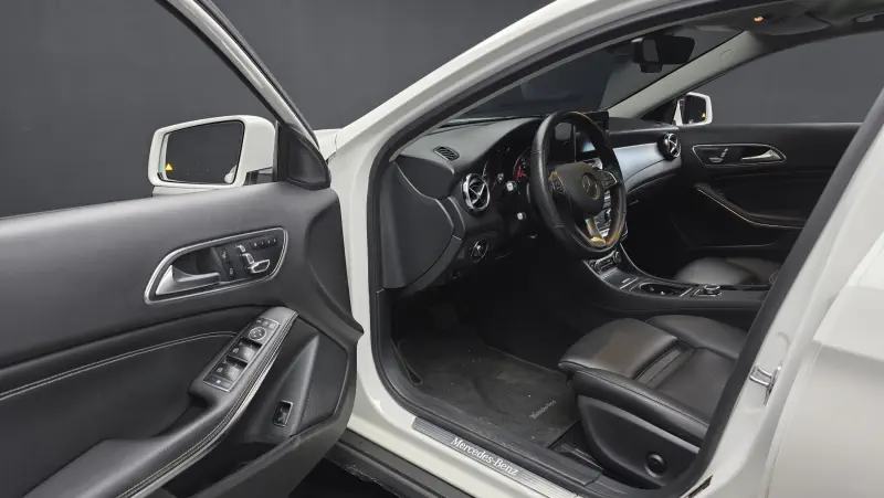 Mercedes-Benz GLA-Class