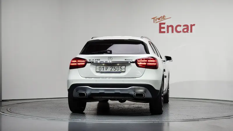 Mercedes-Benz GLA-Class