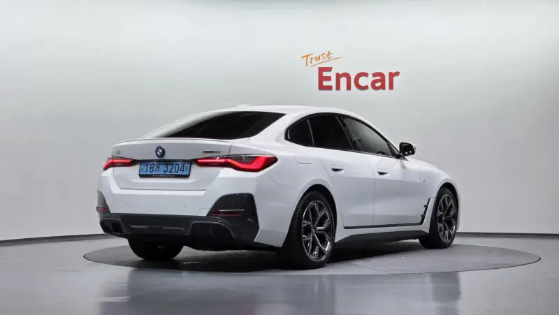BMW i4