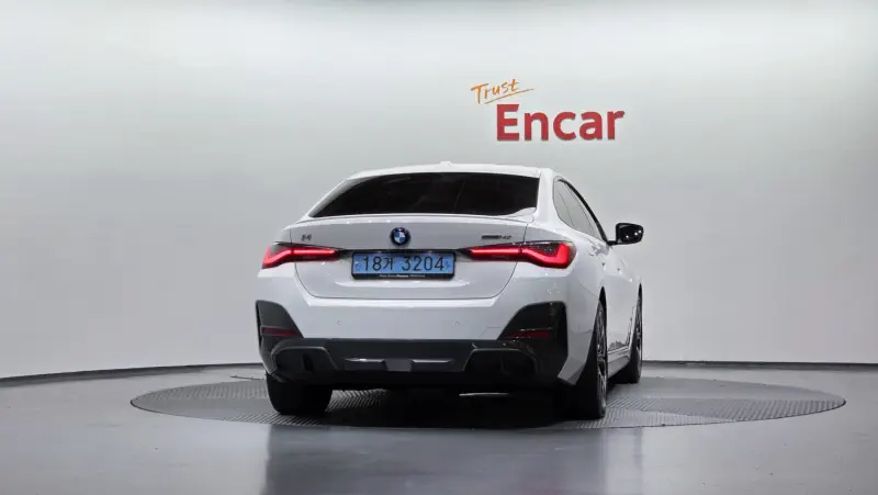 BMW i4