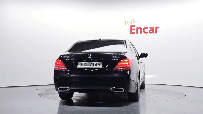 Hyundai Equus