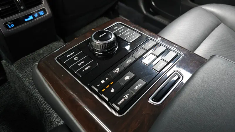 Hyundai Equus