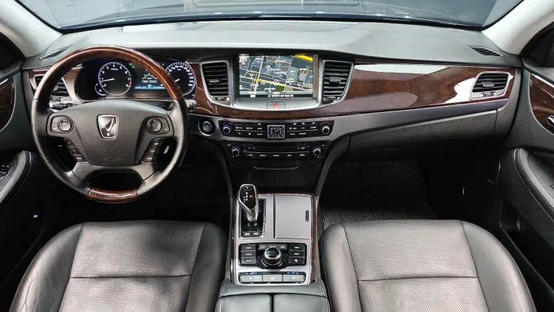 Hyundai Equus