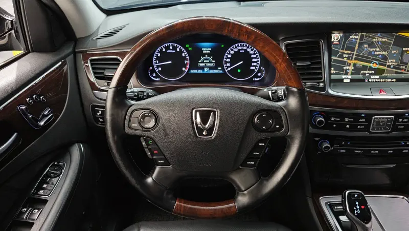 Hyundai Equus
