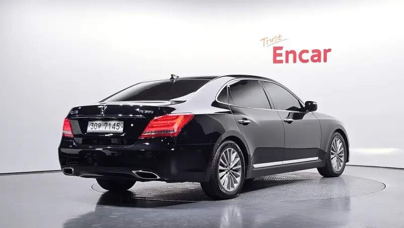 Hyundai Equus