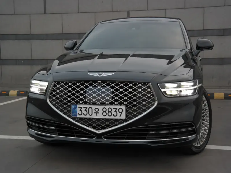 Genesis G90
